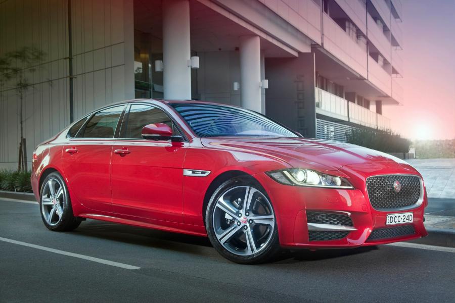  Jaguar XF R-Sport 2016 года  (AU) (фото 10 из 26)